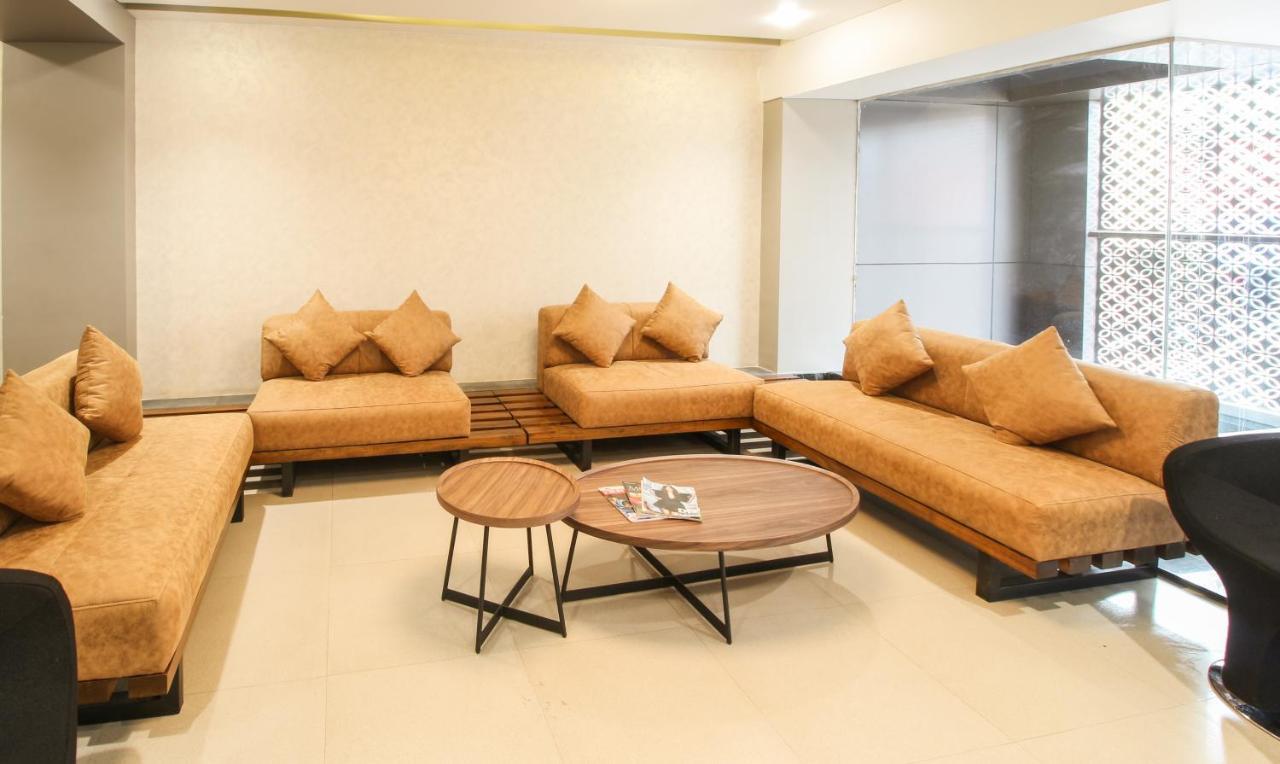 Treebo Elite Residency Belgaum Hotel Buitenkant foto